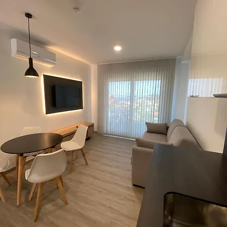 Riveiro Apartment *